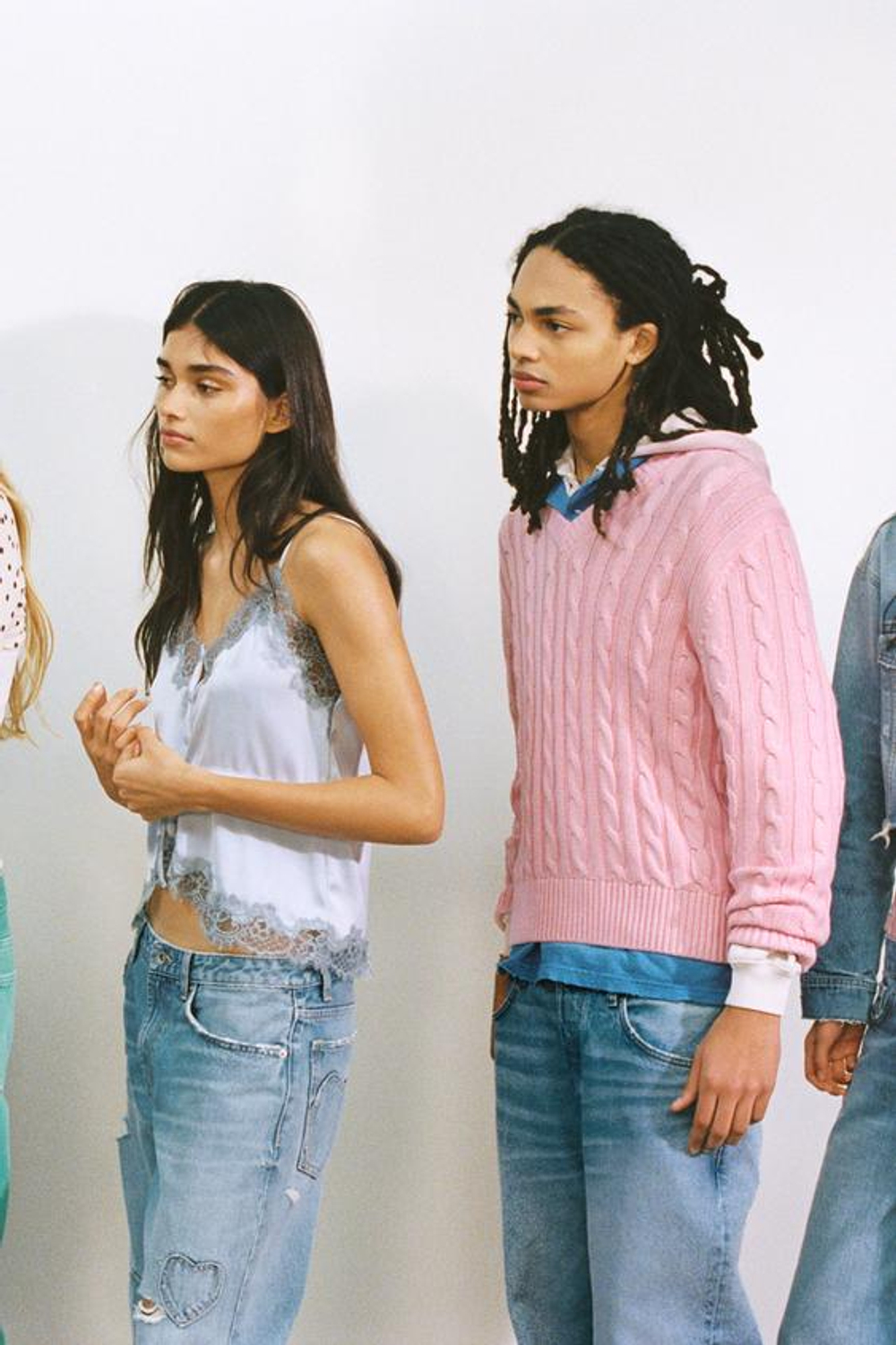 ZARA ДЖИНСЫ TRF BOYFRIEND С СЕРДЦАМИ И СРЕДНЕЙ ПОСАДКОЙ, СИНИЙ