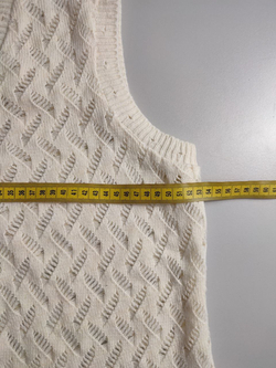 Жилет тонкой вязки, визуально 50 размер