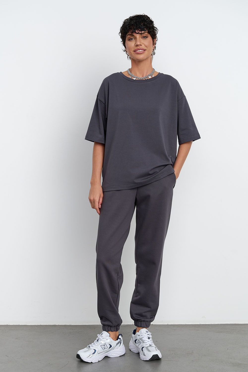 Футболка свободная цвета антрацит