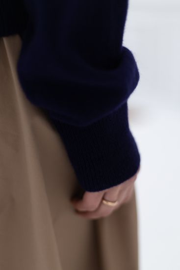 Джемпер Л.Т., 100% шерсть ягнёнка, цвет темно-синий.