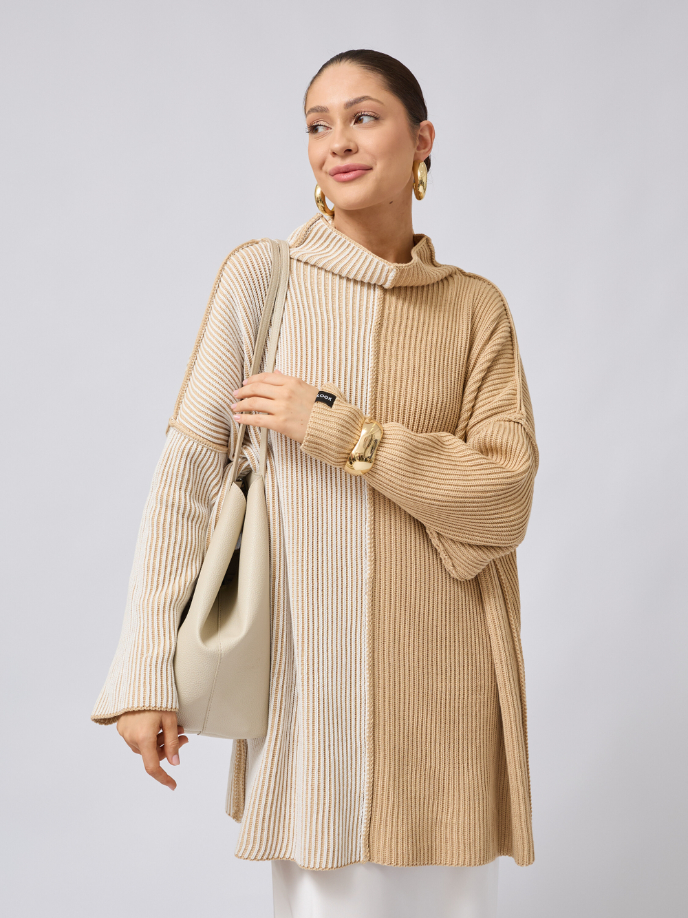 Свитер оверсайз двухцветный