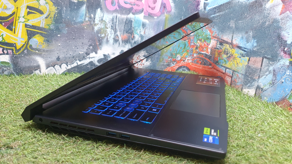 Игровой MSI i7-14/32Gb/RTX 5070 8Gb/144Hz/Katana 17 HX B14WGK-053XRU 9S7-17L791-053/Windows 10