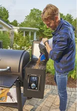 Пеллетный гриль-коптильня Broil King Pellet Regal 500 с вертелом, чёрный