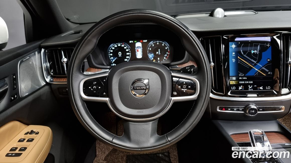 Volvo S60 3 Generation B5 Inscription (10.2021)