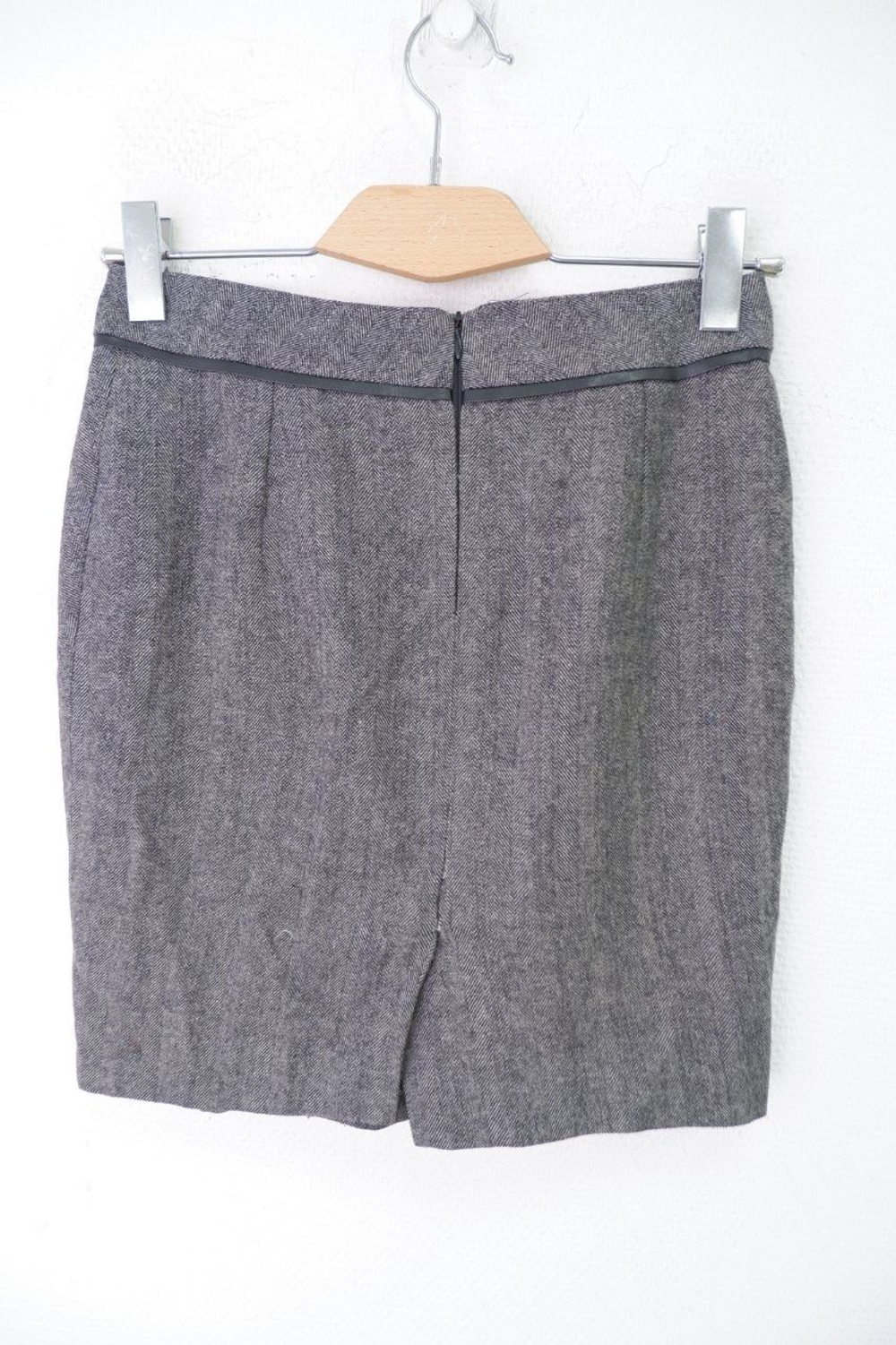 Юбка классического кроя 44 размер