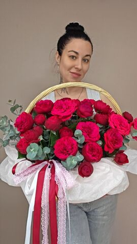 Пионовидная кустовая роза