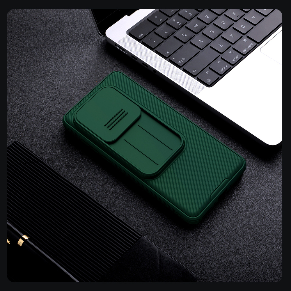Усиленный чехол зеленого цвета (Dark Green) с защитной шторкой для камеры от Nillkin на OnePlus 13, серия CamShield Pro Case