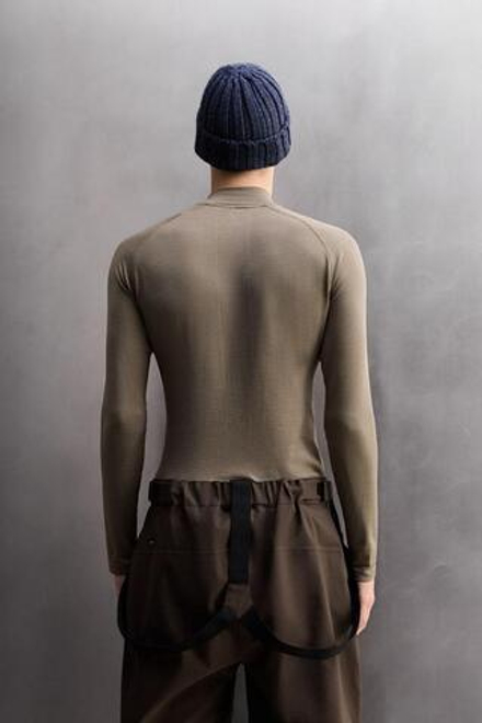 ZARA КОМПРЕССИОННАЯ ФУТБОЛКА ДЛЯ КАТАНИЯ НА ЛЫЖАХ С ВОРОТНИКОМ НА МОЛНИИ, МЯГКИЙ ЗЕЛЕНЫЙ