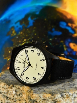 Часы кварцевые Earth Multi black and white