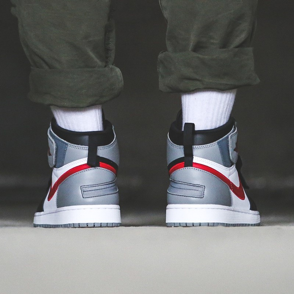 Jordan 1 High FlyEase Particle Grey GS