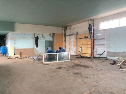 Ведутся отделочные работы в новом здании СтройМаркета