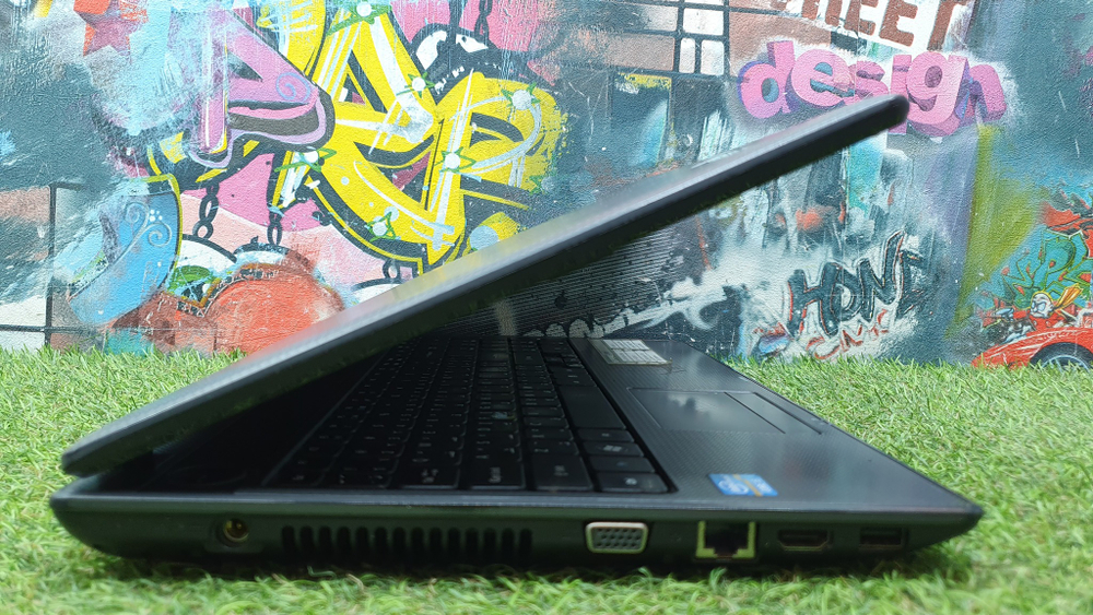 Ноутбук Acer Aspire AS5749 Aspire AS5749-2352G50Mnkk 1366x768, Intel Core i3 2350M 2.3ГГц, 4ГБ, Intel HD Graphics 3000