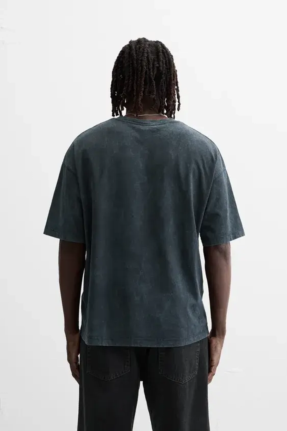 ZARA ФУТБОЛКА ИЗ ТКАНИ С ЭФФЕКТОМ ПОТЕРТОСТИ С ПРИНТОМ, ТЕМНЫЙ АНТРАЦИТ