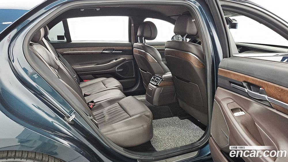 Genesis G90 3.3 T AWD (11.2020)
