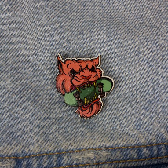 Деревянный значок. Скейт