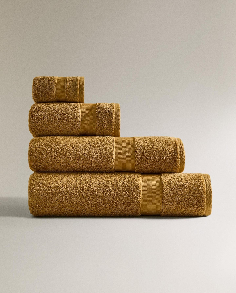 Zara Home - Хлопковое банное полотенце премиум-класса (600 г / м2), горчичный, 70х140 см