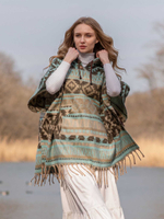 Пончо шерстяное с орнаментом