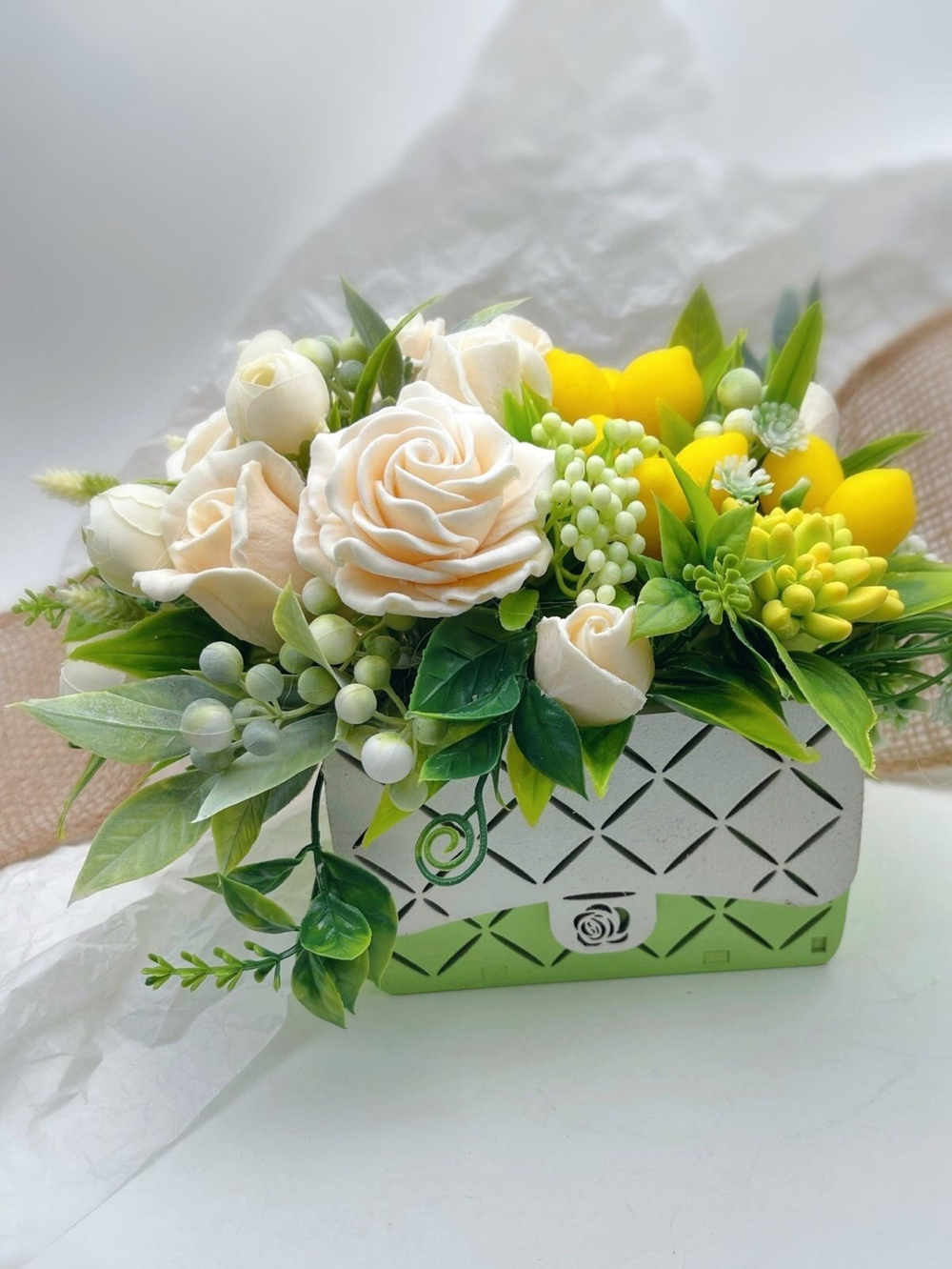 Букет «Розы и лимоны, сумочка»