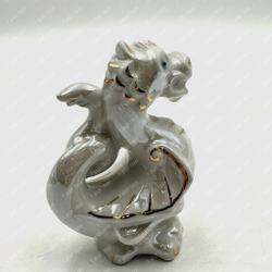 Фарфоровая статуэтка  Дракон. Фарфор, золочение. СССР. Вербилки. 1970г.