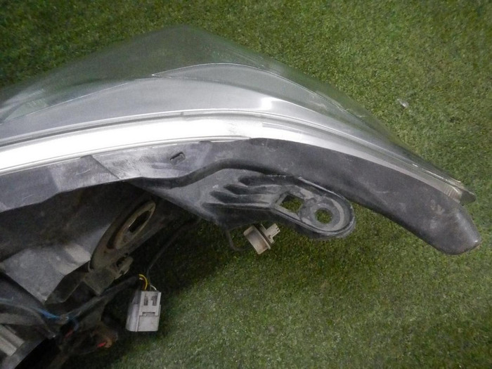 Фара правая Toyota Land Cruiser Prado 150 (2009-2013) ксенон