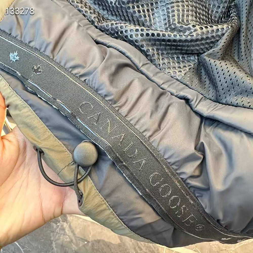 Пуховик Canada Goose
