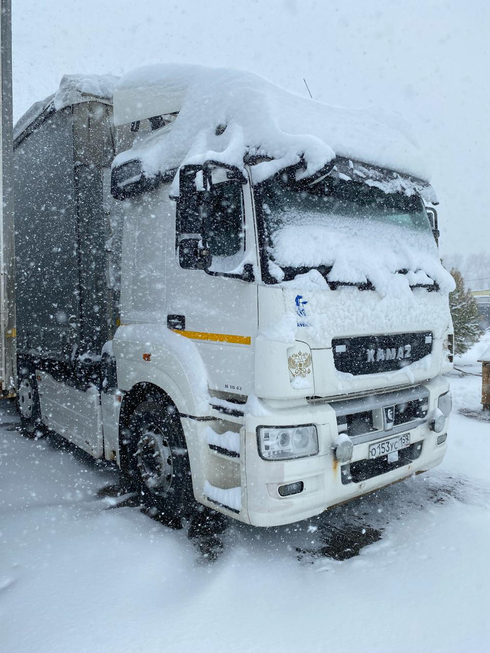КамАЗ 5490 4x2 Седельный тягач 5490-T5 (Дизельный, 12,0 л, 428 л.с., МТ)