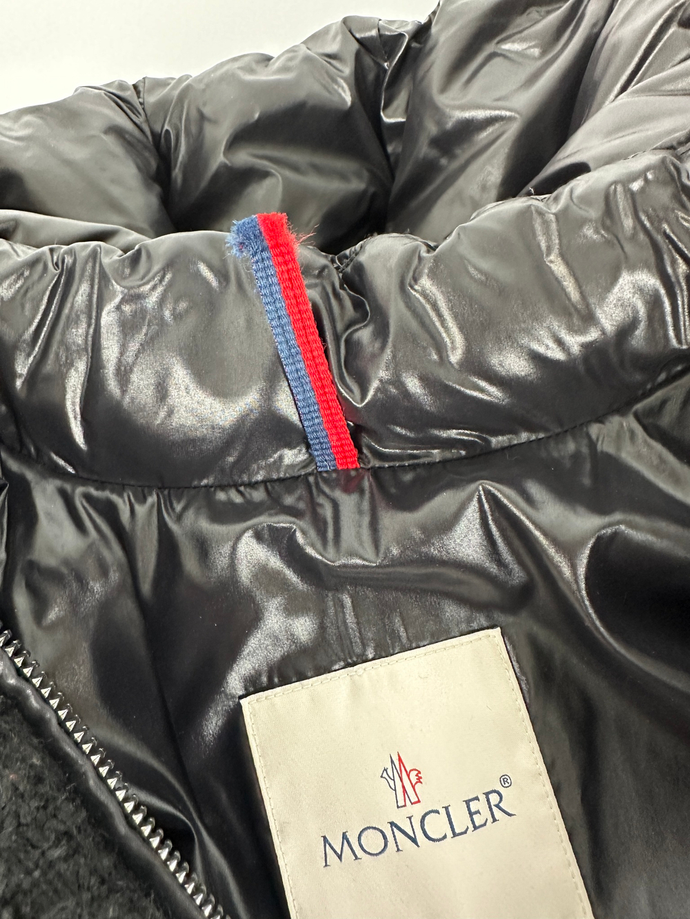 Пуховик Moncler