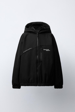 ZARA НЕПРОМОКАЕМАЯ КУРТКА С КАПЮШОНОМ, ЧЕРНЫЙ