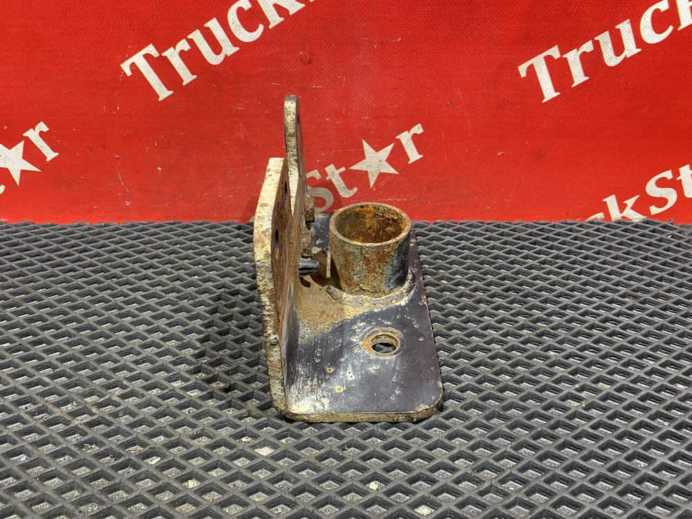 Кронштейн перекидки левый 2017г