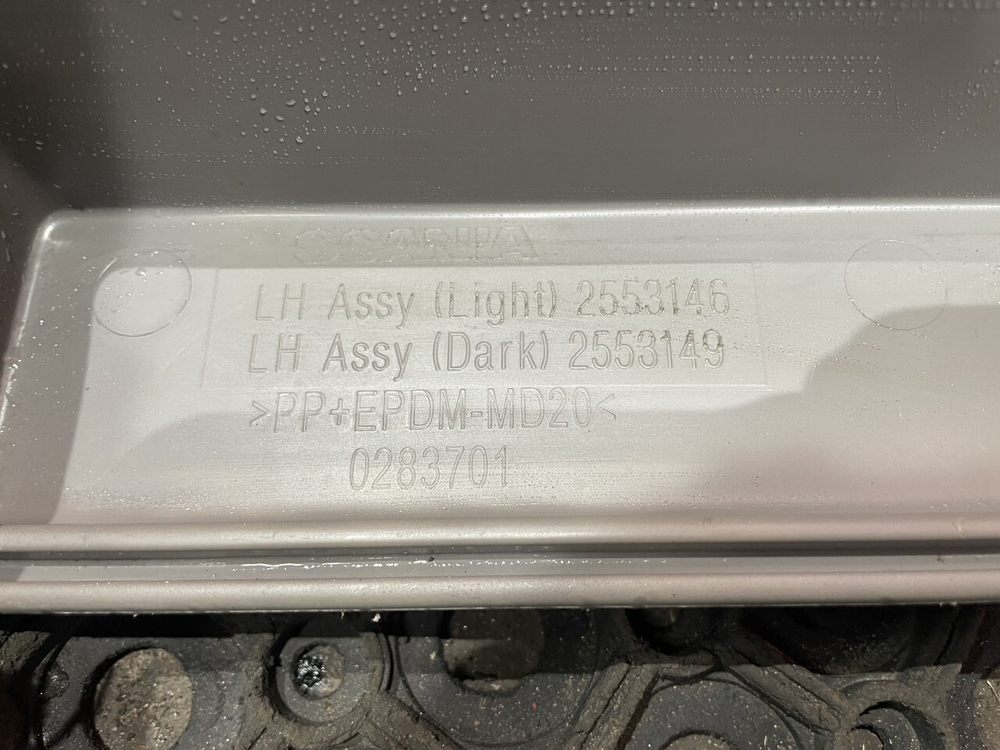 Накладка потолка левая 2019г.