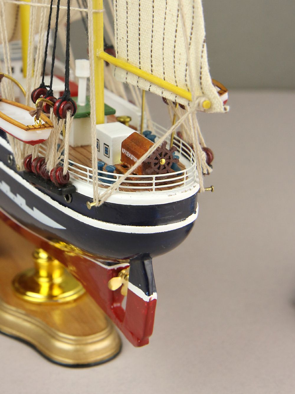 Meteor Lights Модель парусника Крузенштерн 52 см