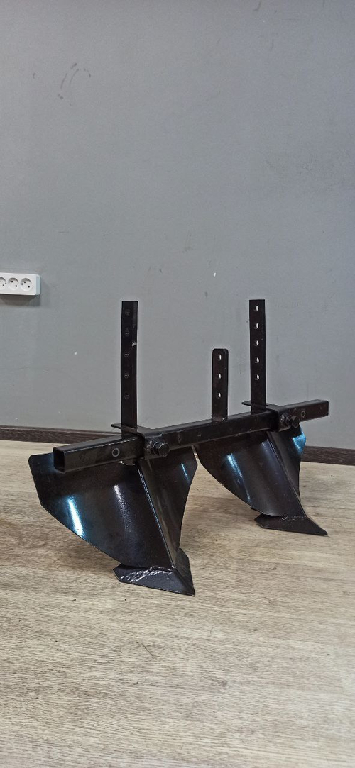 Окучник 2-х рядный, на траверсе с НЕрегулируемыми однорядными окучниками (01.05.31) без сцепки