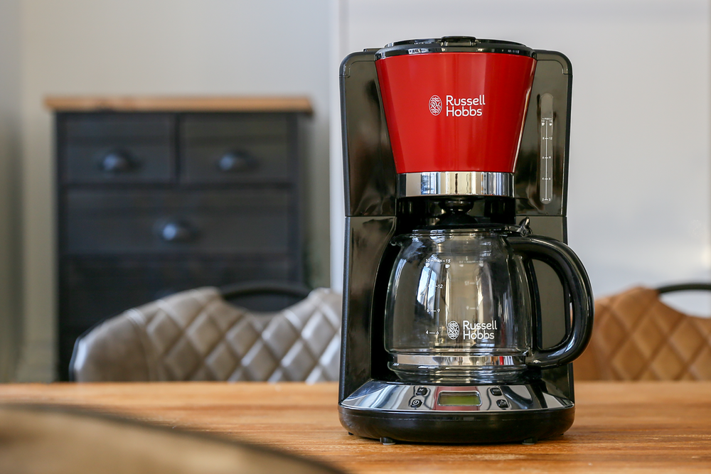 Кофеварка капельная Russell Hobbs 24031-56 красный/черный