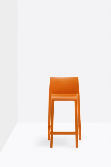 Стул пластиковый полубарный Volt