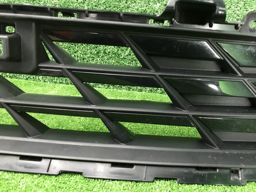 Решетка переднего бампера Geely Atlas 2 (23-нв)