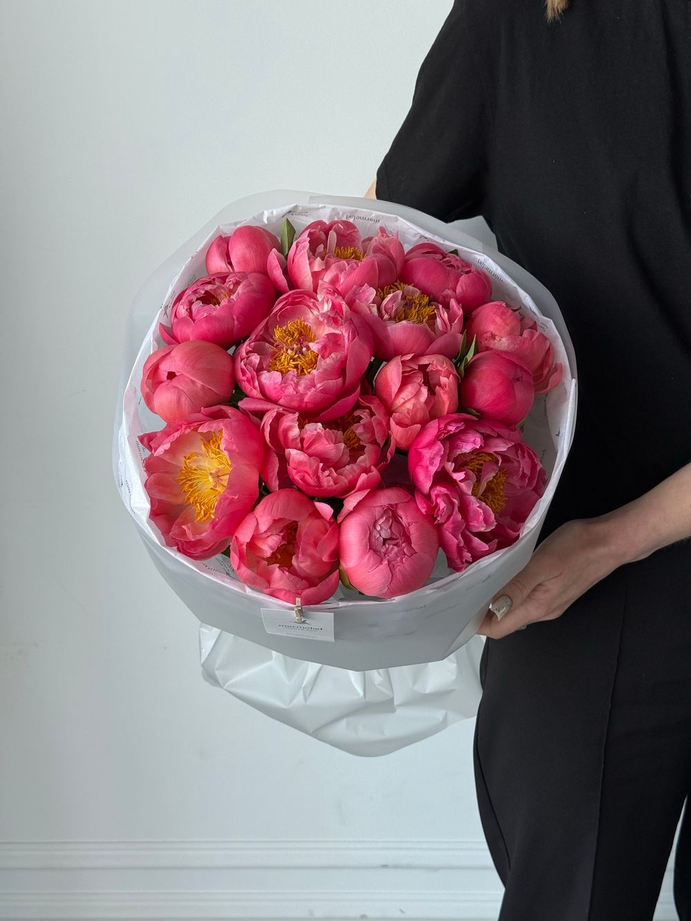 Букет из пионов сорта Корал Шарм 15 шт