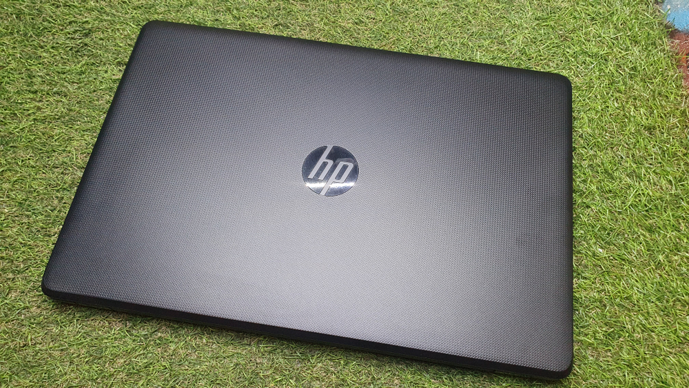 Ноутбук HP A6/4Gb/FHD/15-rb096ur Black (8UN29EA)/Windows 10