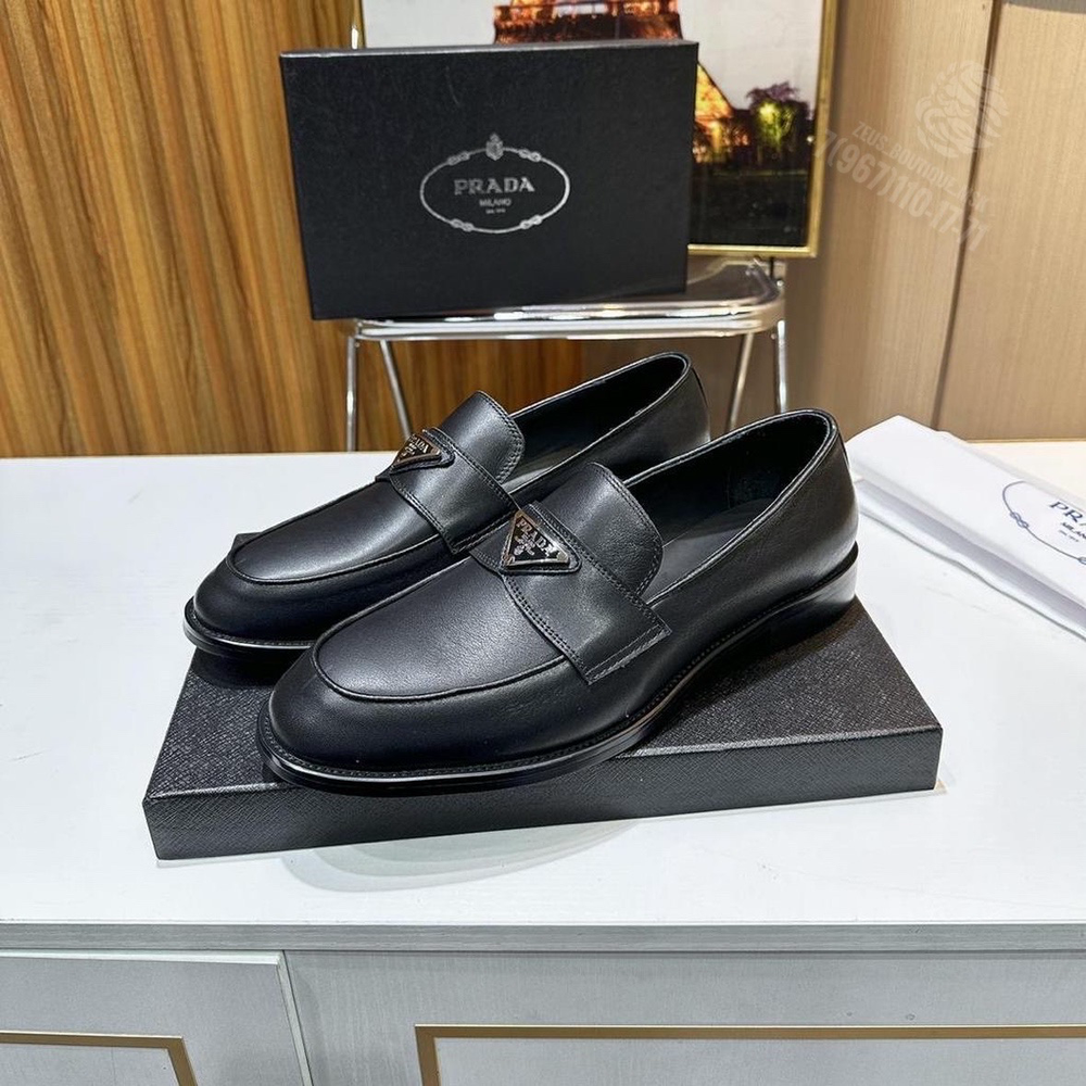 Лоферы Prada