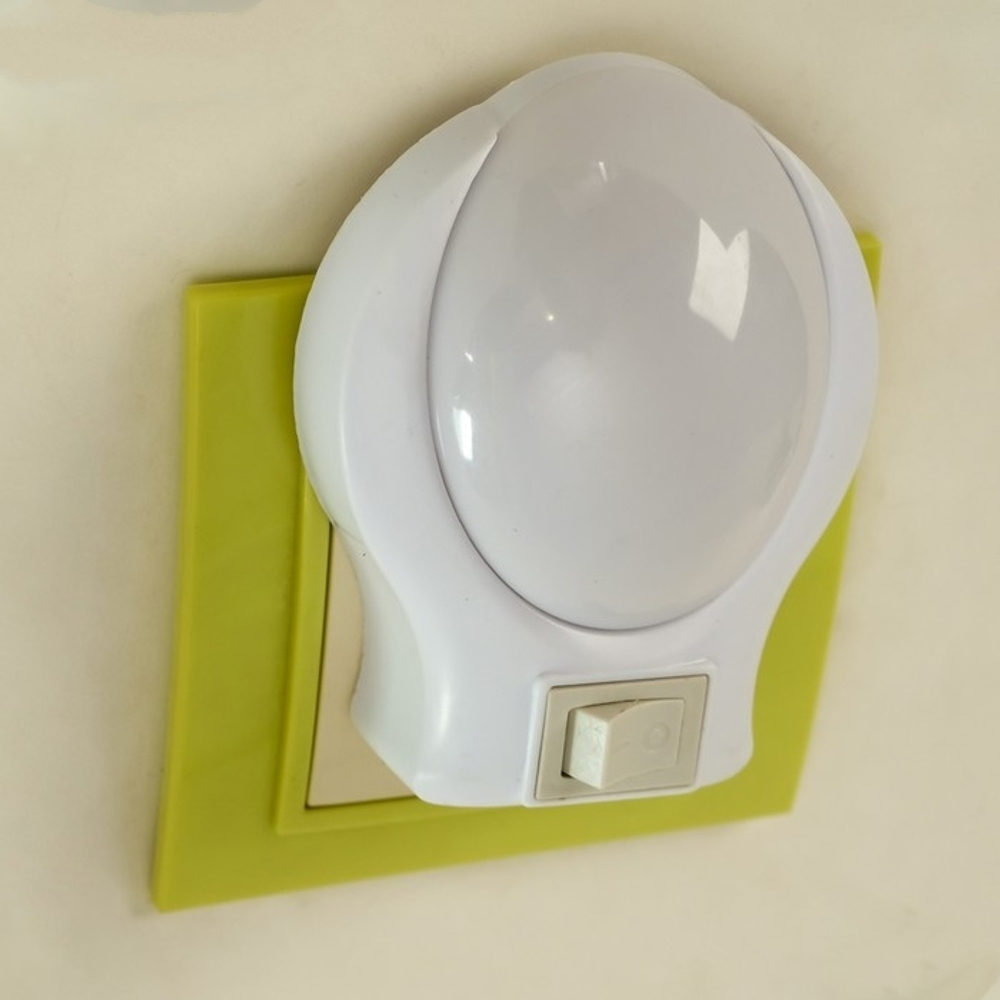 2553340 Ночник пластик от сети "Лунный свет" белый 9х7х3,5 см