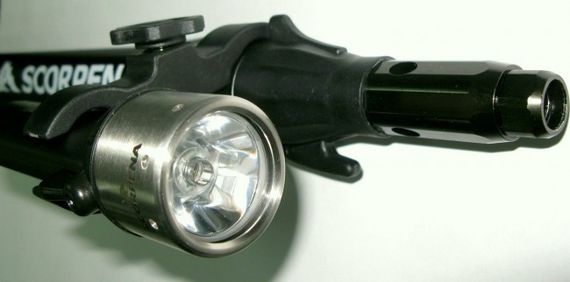 Адаптер пластиковый для крепления фонаря к ружью Scorpena