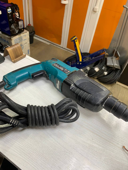 Перфоратор Makita HR2450