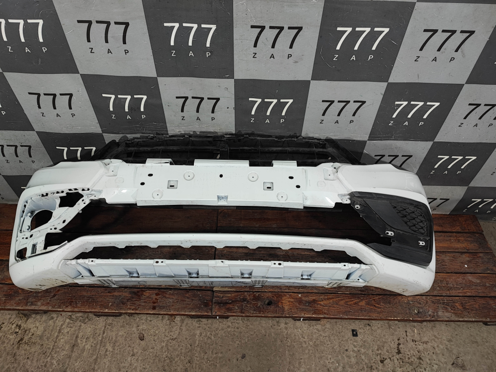 Бампер передний LADA Vesta 22-нв Б/У Оригинал 8450040054