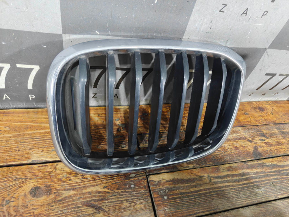 Решетка радиатора левая BMW X3 (G01) 17-21 Б/У Оригинал 51137397465