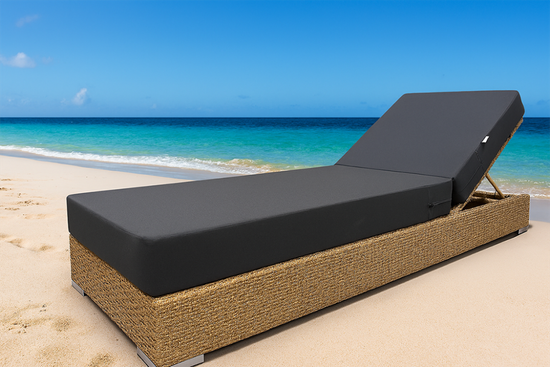 Шезлонг-лежак плетеный с матрасом Mantera