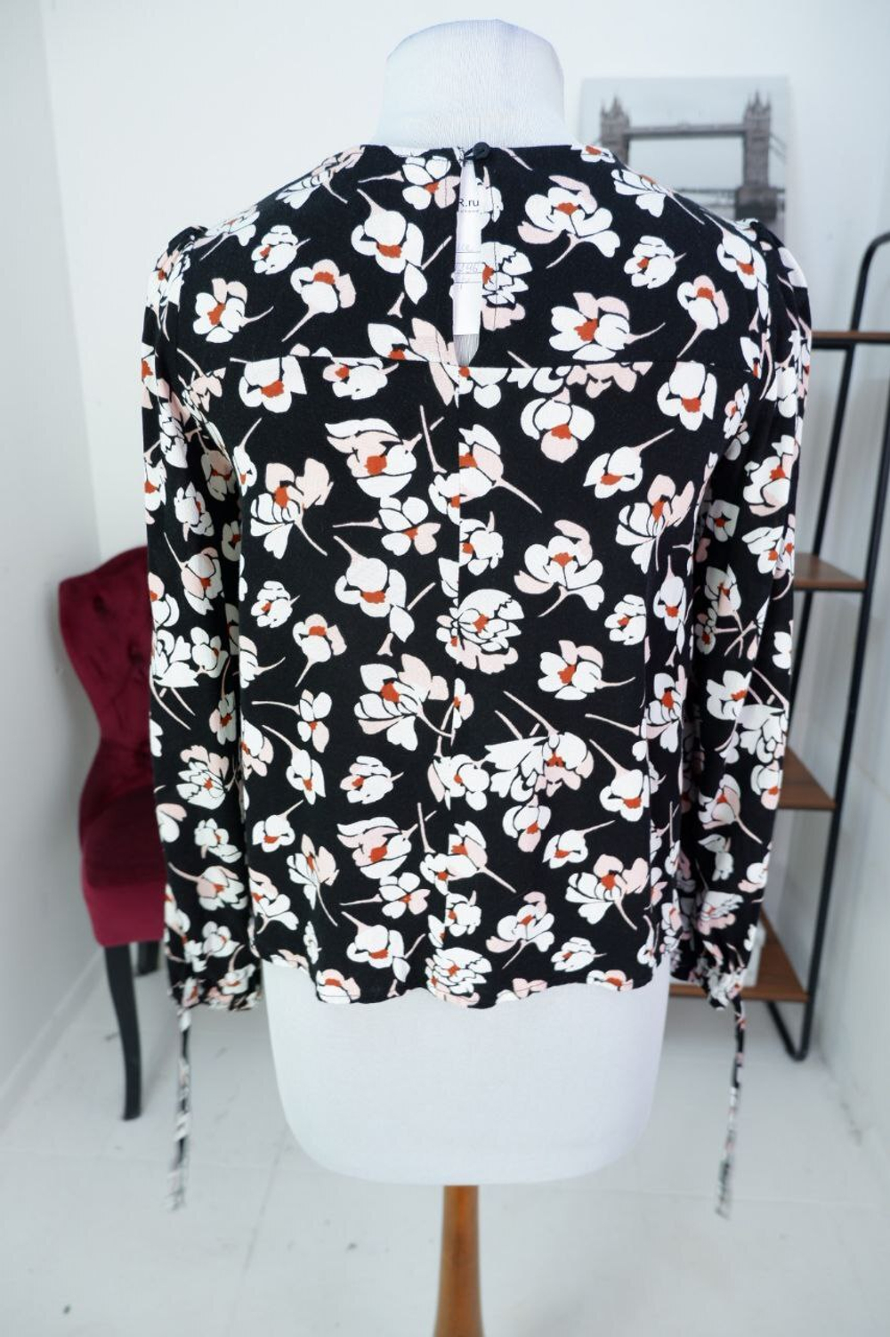 Блузка MANGO из вискозы такая красивая 42 размер