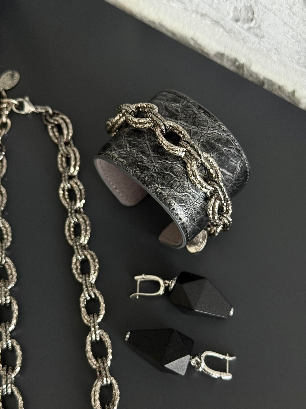 HMG 1350 Wood Cone black mix Серьги арт.0950