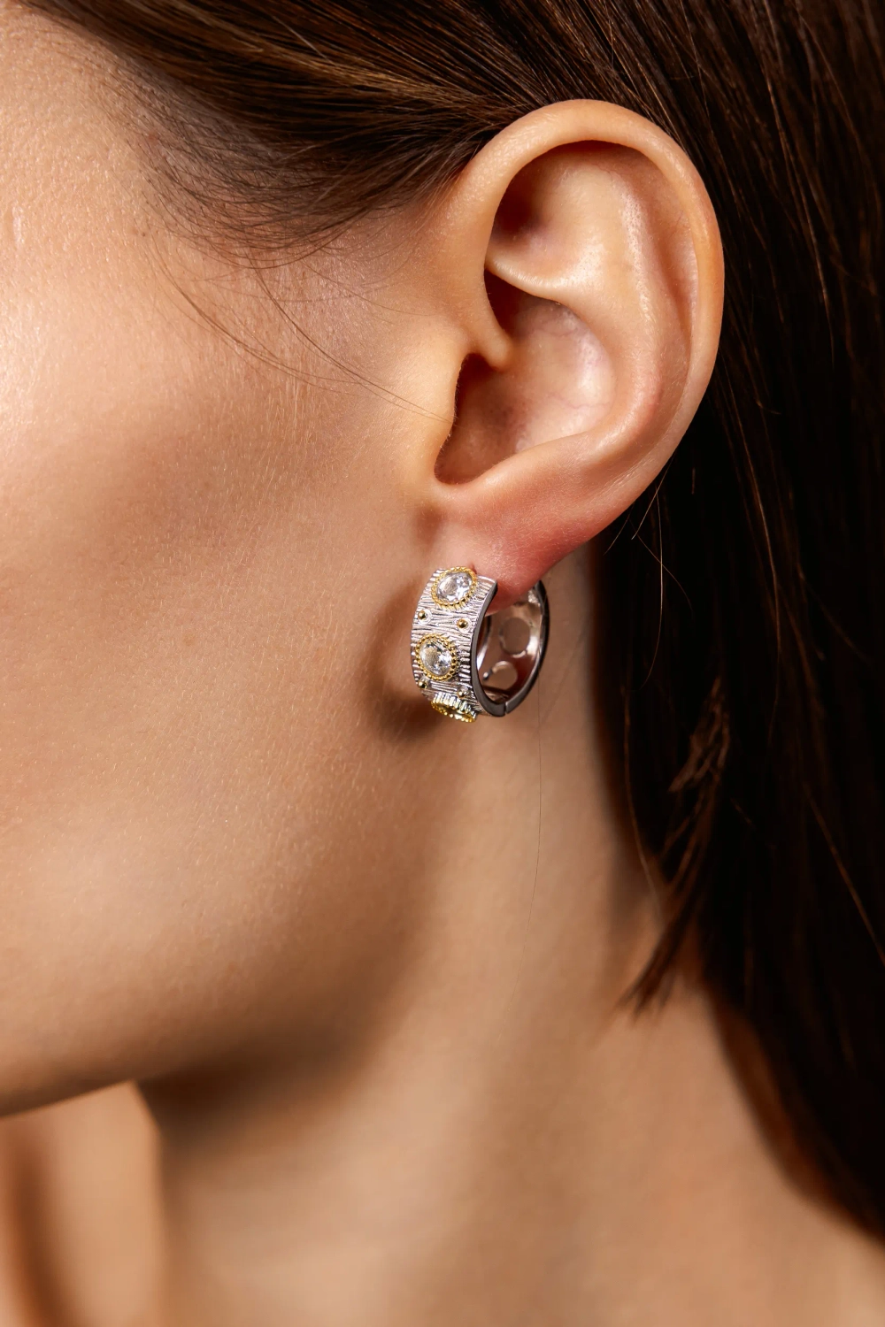 Массивные серьги с фактурными вставками