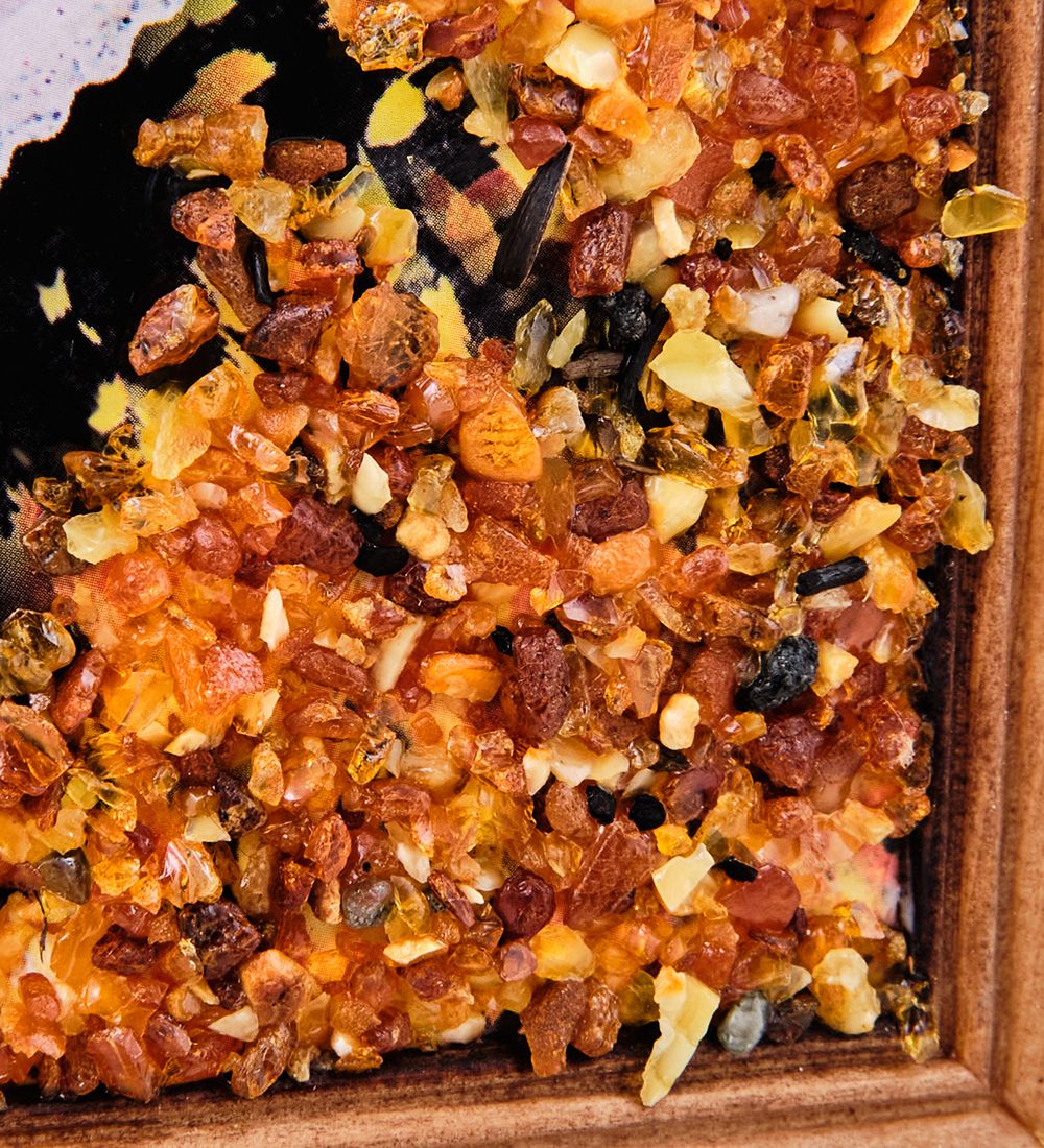 AMB-71/55 Картина «Йоркшир терьер» (с янтарной крошкой) дер.краш.рамка 21х30