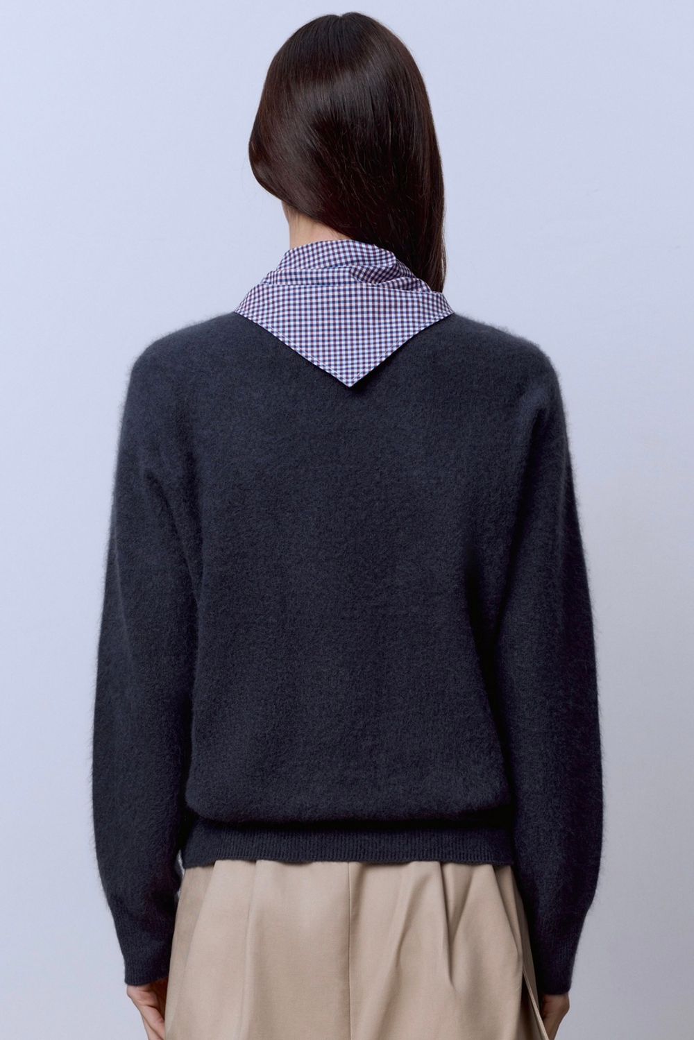 Свитер с V-вырезом из шерсти с кашемиром