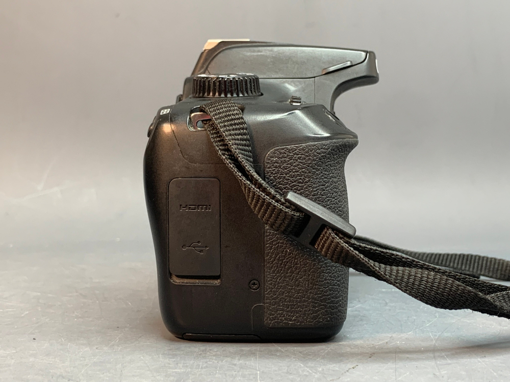 Canon EOS 4000D Body 19.300 кадров